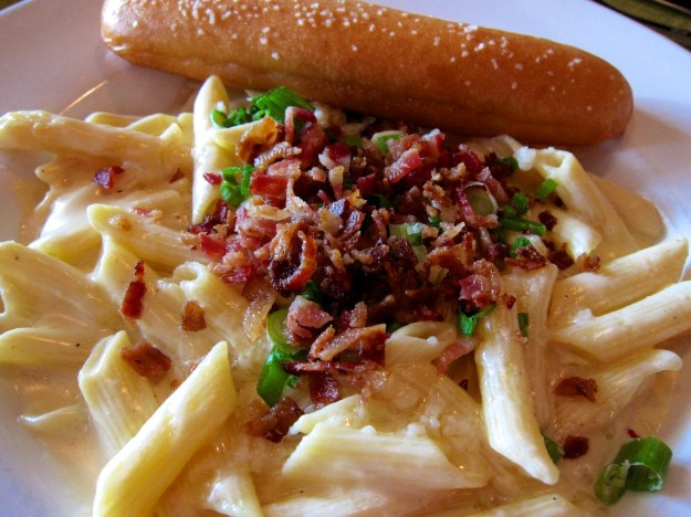 South Fork Public House makes an excellent mac 'n cheese featuring, of course, Cougar Gold