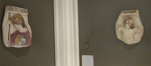 Can anyone tell me which is the men's and which is the women's?