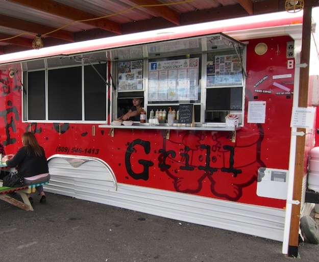 El Fat Cat Grill is a big step beyond your typical taco truck