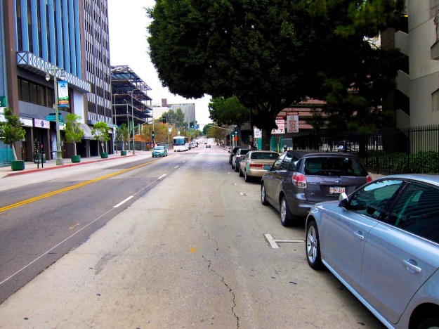 Plenty of downtown street parking Sunday morn. The cost? Nada